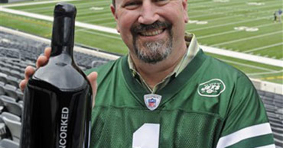 New York Jets Sanchez Replica Jersey and a Bottle of Jets Uncorked Gift Set