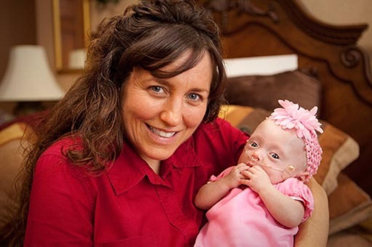 Michelle Duggar's Miracle Baby - CBS News