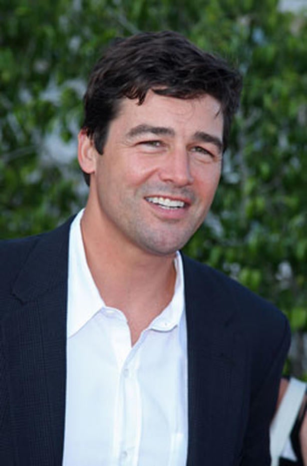 Kyle Chandler - Photo 6 - Pictures - CBS News
