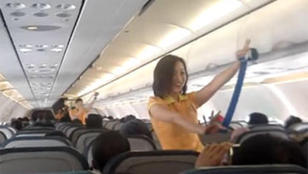 Dancing Filipino Flight Attendants A Youtube Hit Cbs News 4597