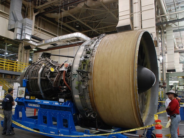 Inside An Airliner s Engine Shop CBS News
