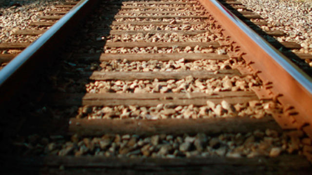 train-tracks.jpg 