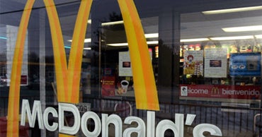 McDonald's Lawsuit Glass in Chicken Sandwich is Worth 600k, Claims