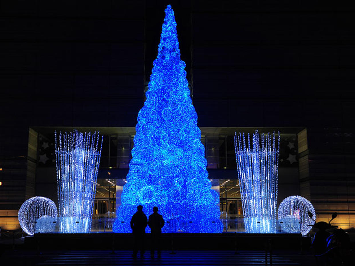 Christmas Trees Around the World Photo 5 Pictures CBS News