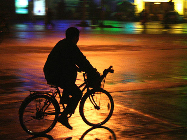 night ride bicycle