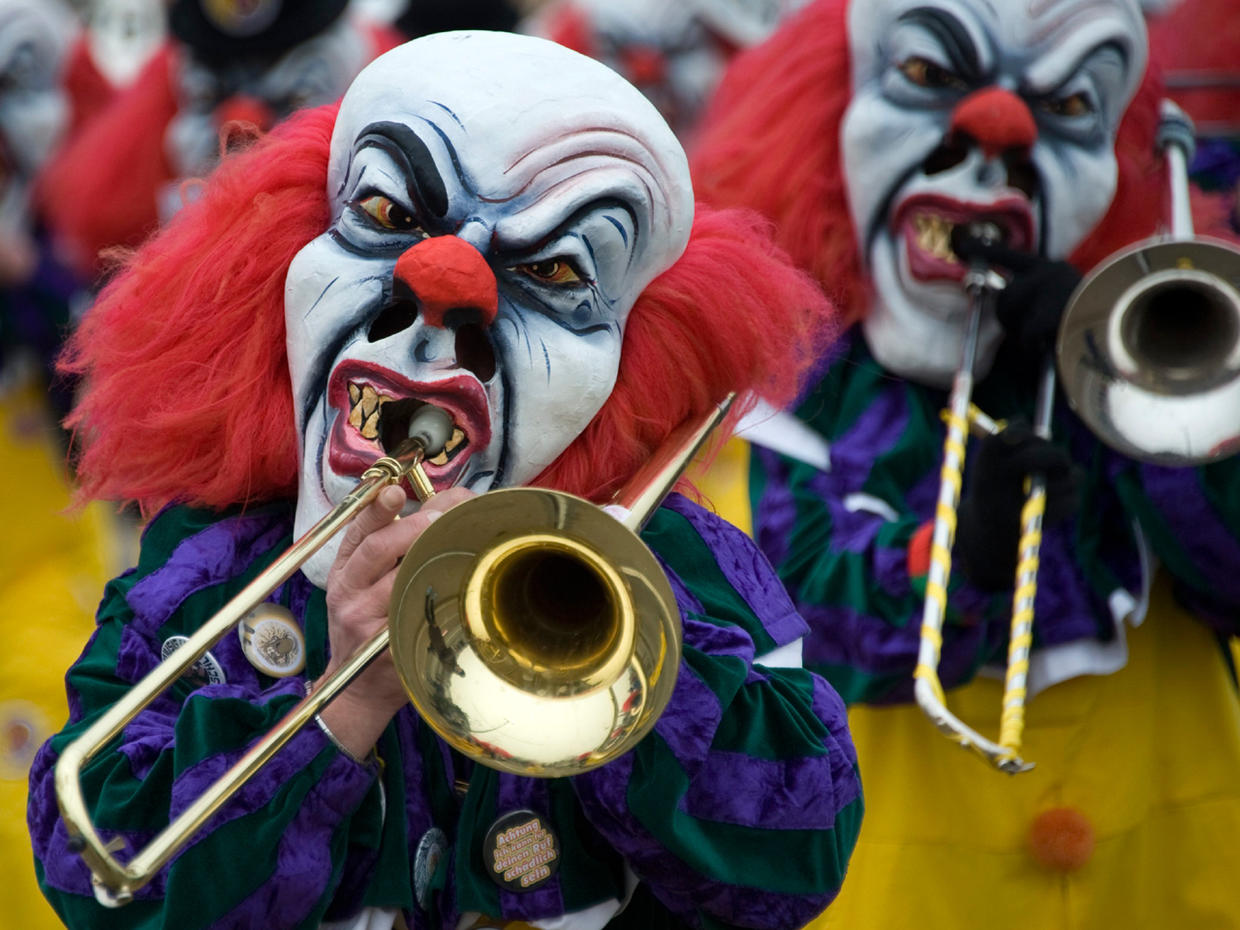 Плохой клоун. Клоун никогда. Карнавал в Базеле. Хэллоуин в Швейцарии.