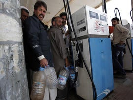 Libyans line up for gas in Ajdabiya