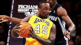 Lakers player Derrick Caracter arrested for allegedly assaulting pregnant IHOP cashier