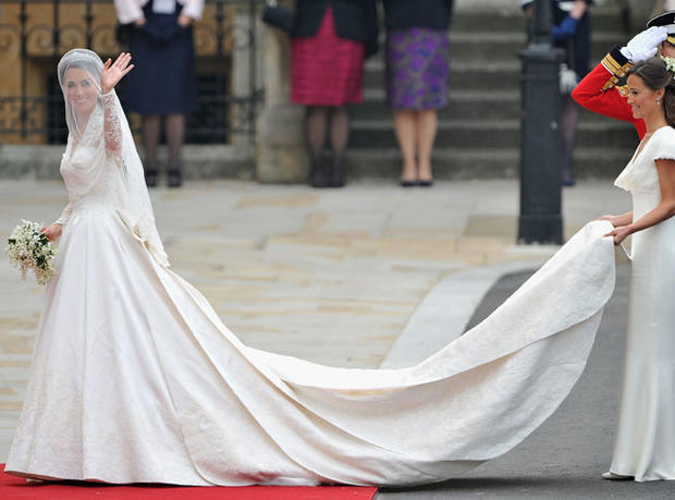 logo vintage queen Pictures wedding CBS   Photo  1   News  gowns Royal