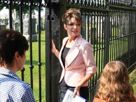 Sarah Palin visits a Civil War-era cemetery