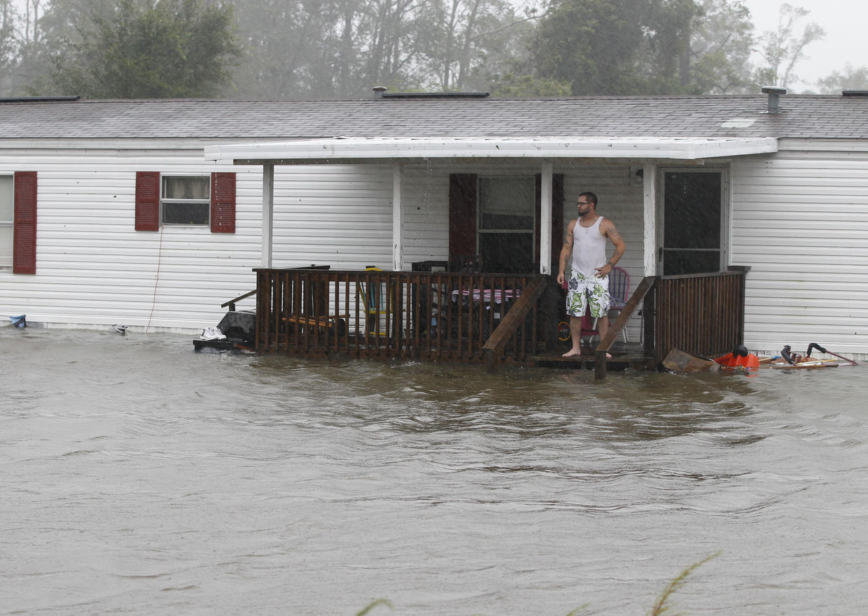 Hurricane Irene makes landfall - Photo 6 - Pictures - CBS News