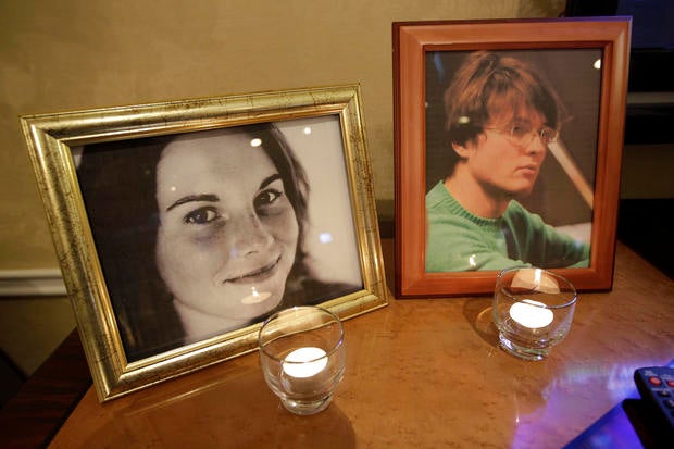 Amanda Knox supporters gather, await verdict
