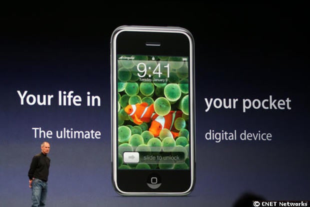 Steve Jobs introduces the iPhone