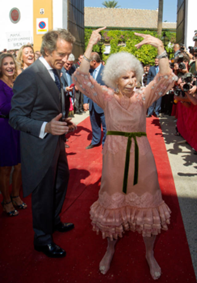 Duchess Of Alba 85 Marries For Third Time Cbs News