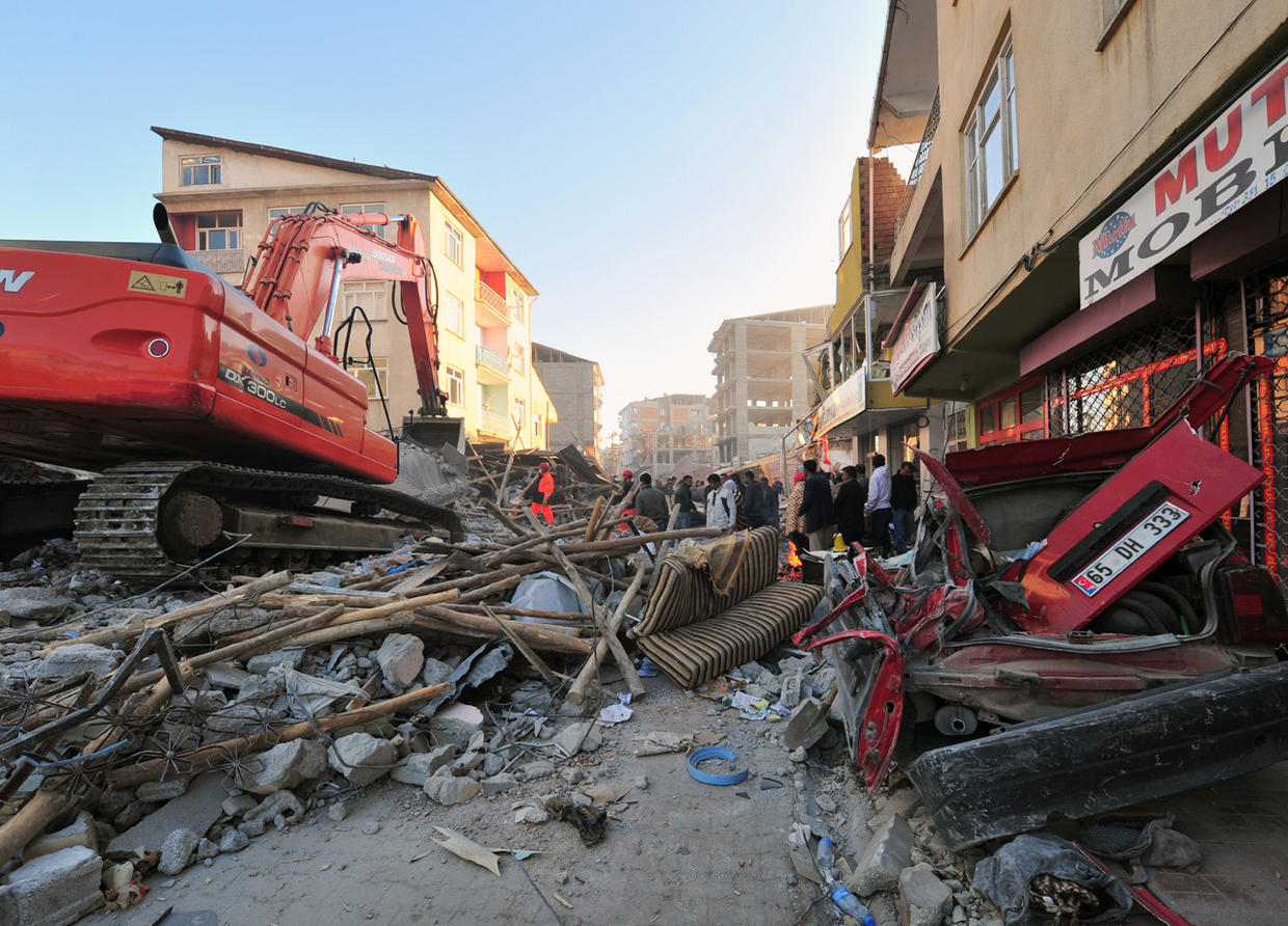 Major earthquake strikes Turkey