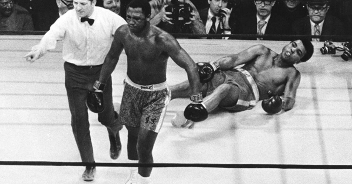 Watch Joe Frazier Defeats Muhammad Ali In 71 Cbs News