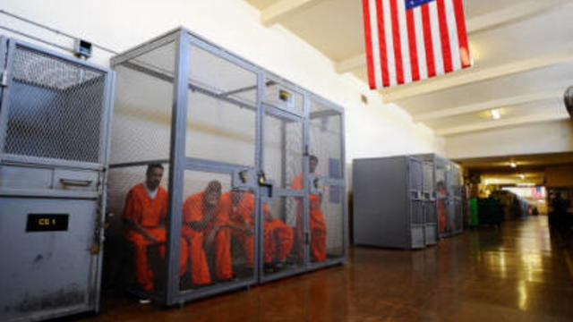 inmates-prisoners.jpg 