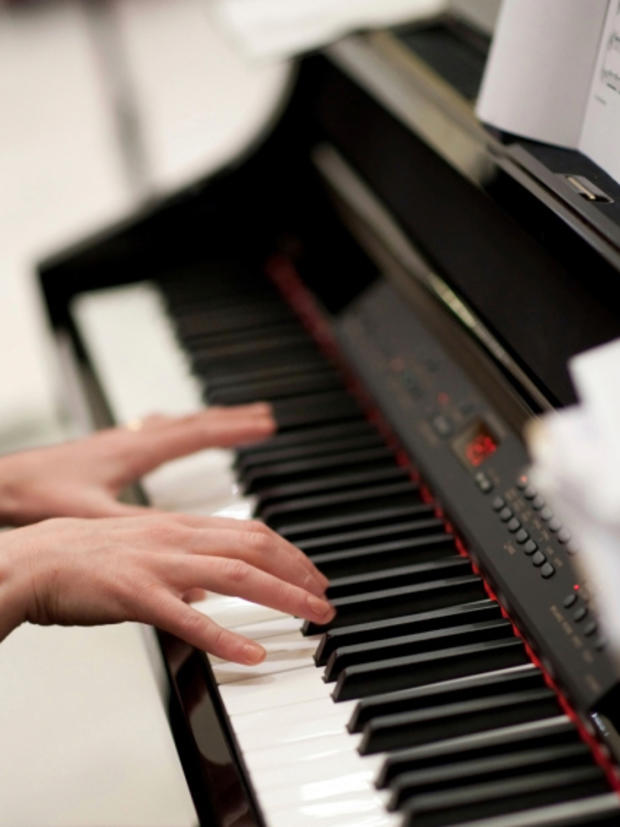 1/5 Nightlife &amp; Music Piano Lessons 