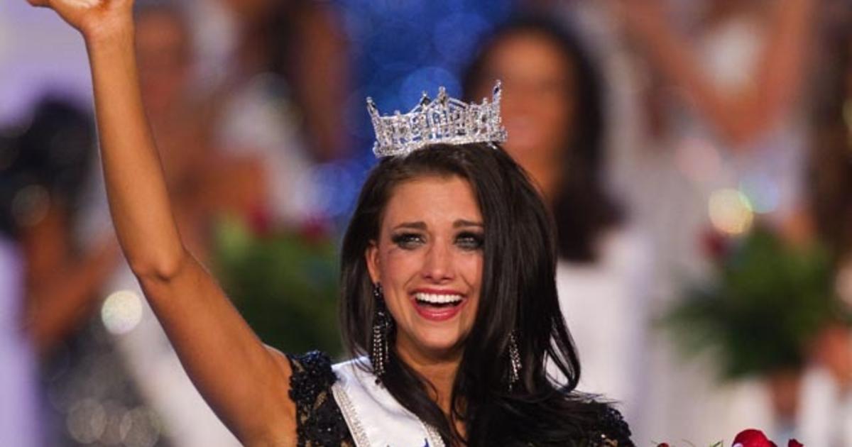 Miss Wisconsin Laura Kaeppeler, 23, takes the crown as Miss America in Las ...