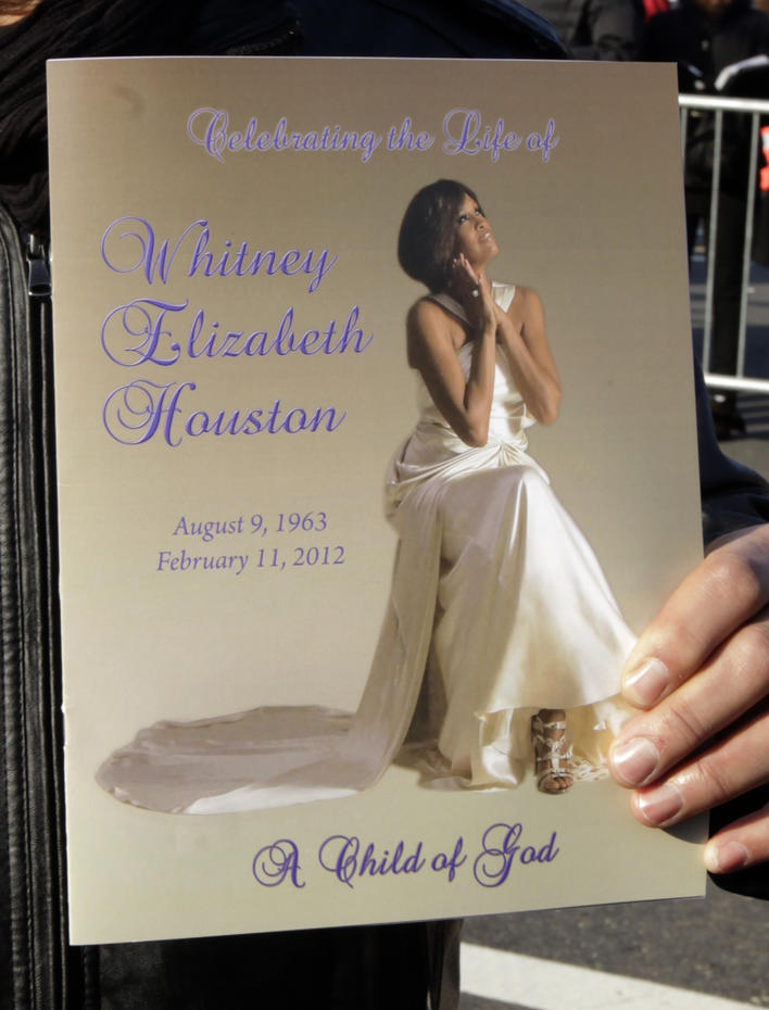 Whitney Houston Memorial - Photo 31 - CBS News