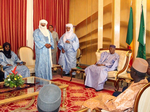 Amadou Toumani Toure, Mali, Tuareg
