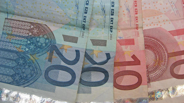 euros.jpg 