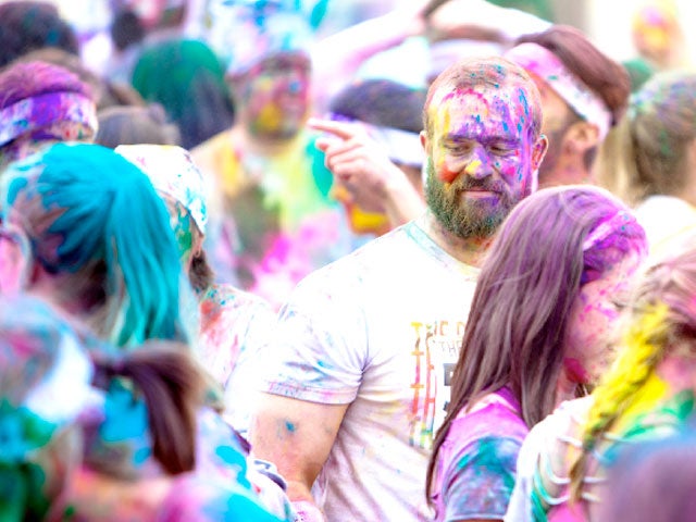 "The Color Run" World's most colorful 5K CBS News