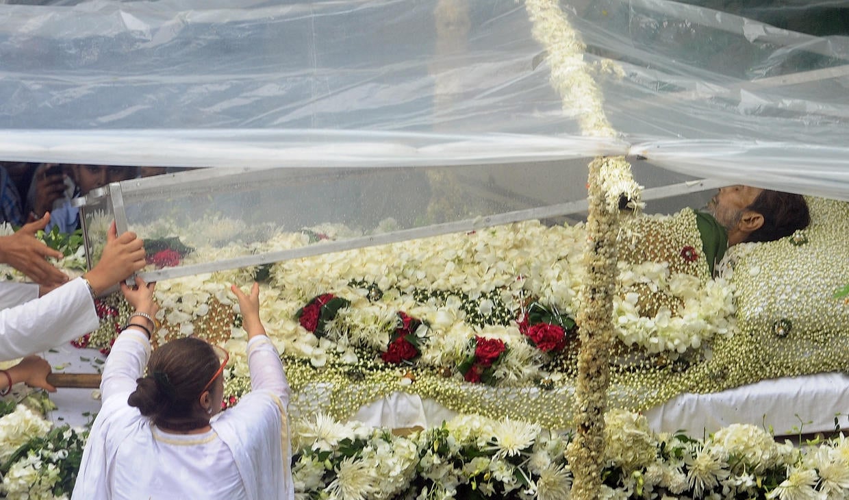 Rajesh Khanna's Bollywood funeral Photo 1 Pictures CBS News