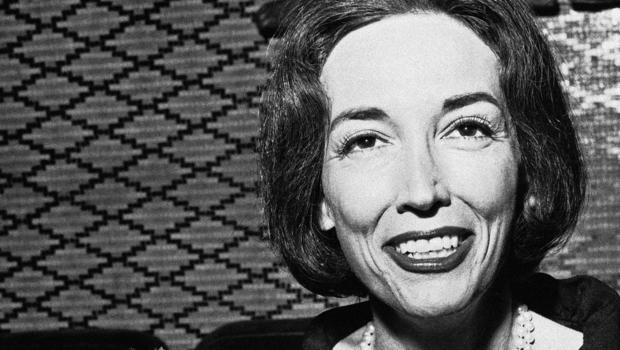 Helen Gurley Brown Iconic Cosmo Editor Dead At 90 Cbs News