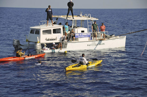 Cuba-to-Fla. swimmer pulled from water - Photo 1 - Pictures - CBS News