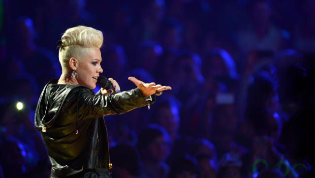 pink concert at valley view casino