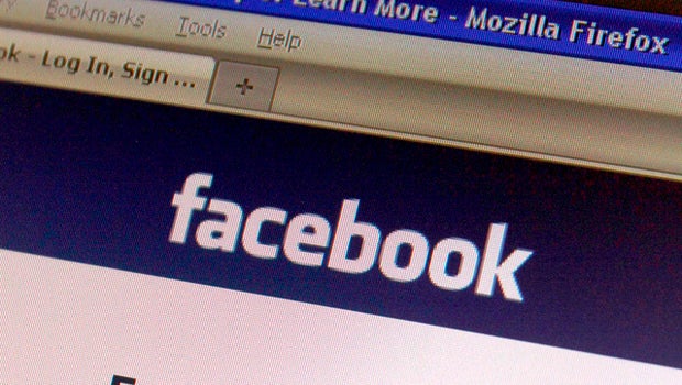 Facebook Tests 1 Fee For Messages To Non friends CBS News