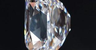 76carat diamond nets a record 21.5M Photo 1 CBS News