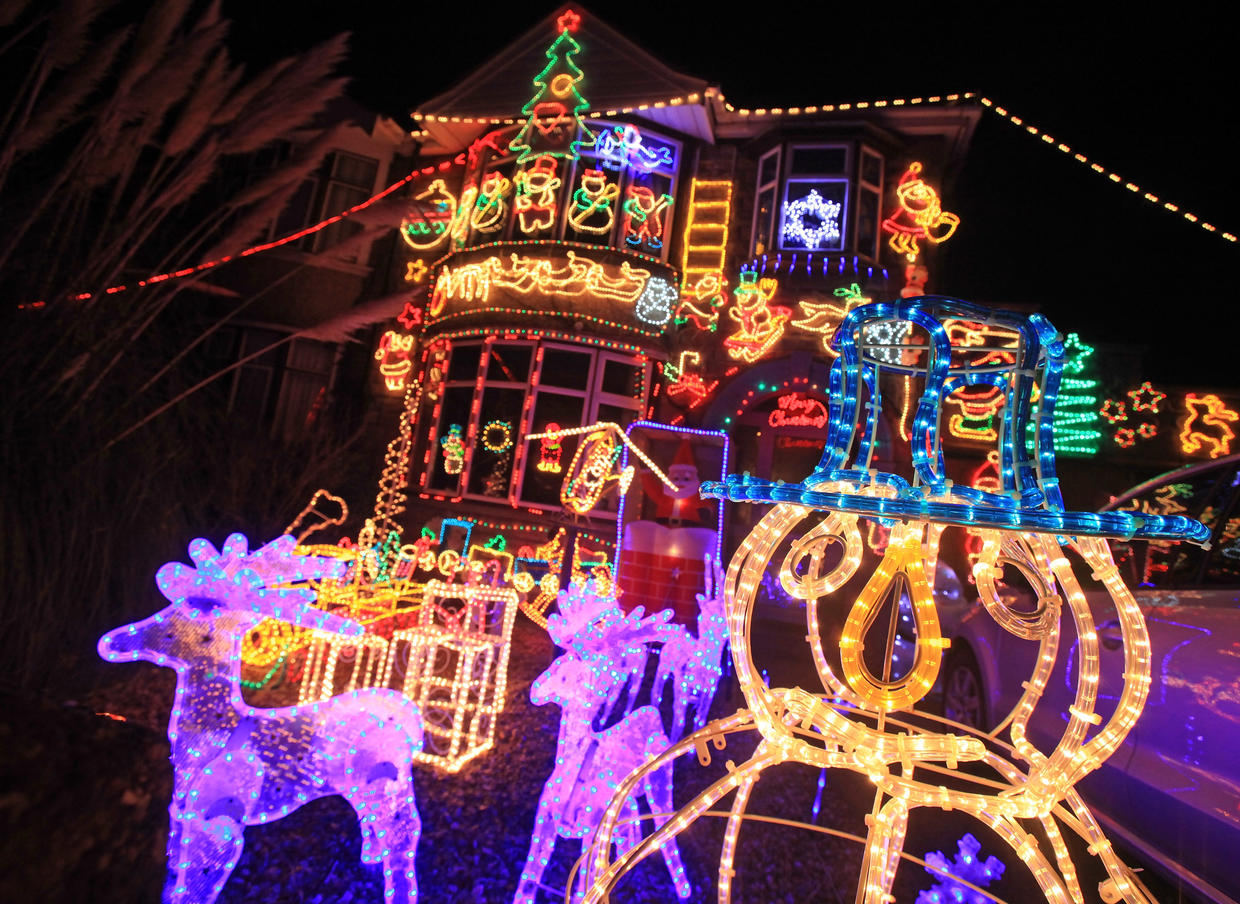 Stunning Christmas lights - CBS News