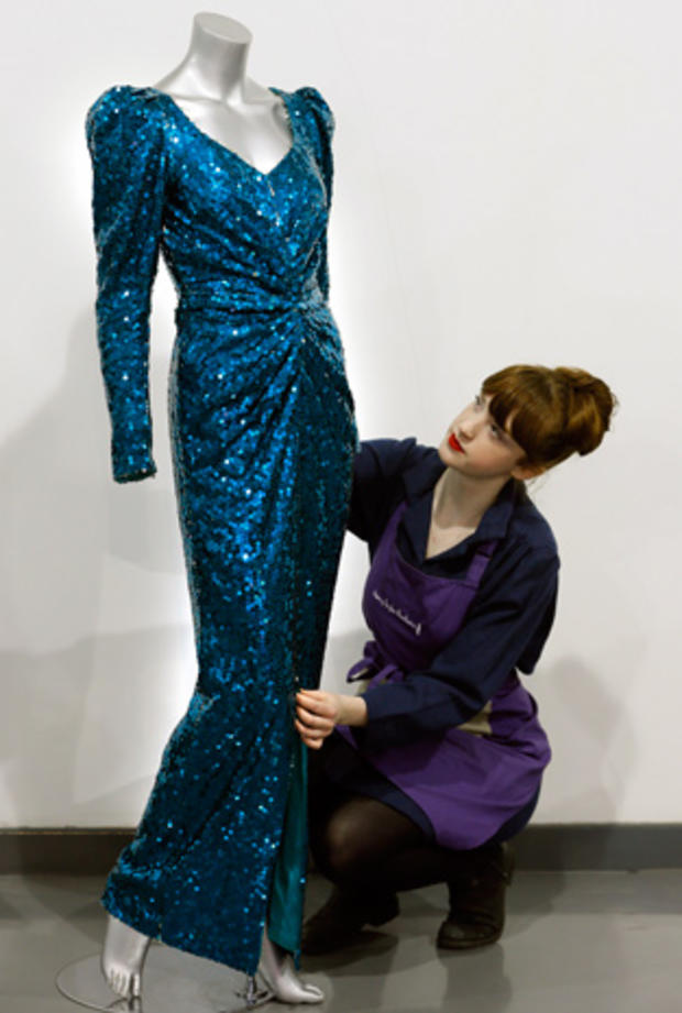 Princess Diana's dresses up for auction - CBS News