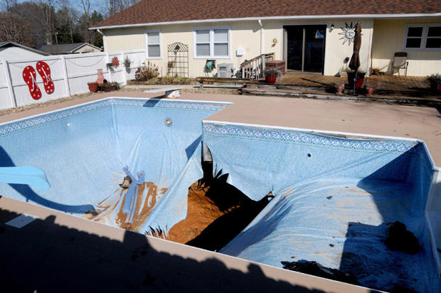 Tennessee Sinkhole Giant Sinkholes Pictures Cbs News