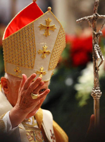 Catholic gold: Precious metal and the papacy - Photo 1 - Pictures - CBS ...