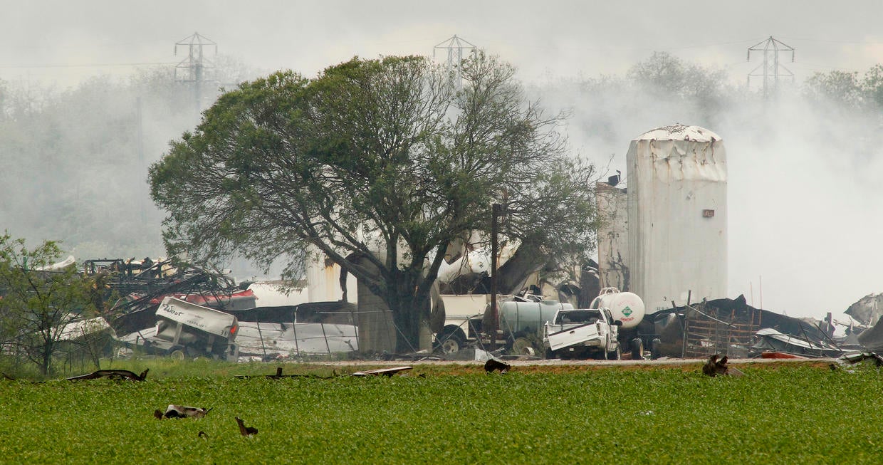 Texas fertilizer plant explosion Photo 7 Pictures CBS News