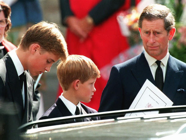 Royal family portrait, 1984 - Prince Charles - CBS News