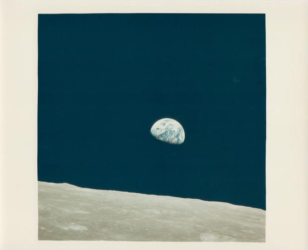 017_William Anders, Earthrise, the first ever witnessed by human eyes, Apollo 8, December 1968, Vintage chromogenic print, 20.2 x 25.4 cm.jpg 
