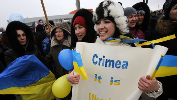 Fearful Of Russia Crimean Tatars Begin To Organize Cbs News