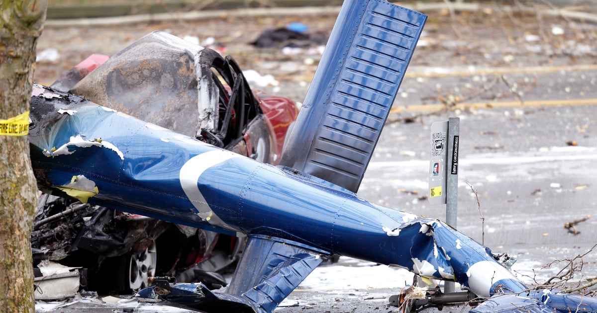 News helicopter crashes near Seattle Space Needle; 2 dead CBS News