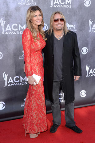 Taylor Swift - ACM Awards 2014: Red carpet - Pictures - CBS News