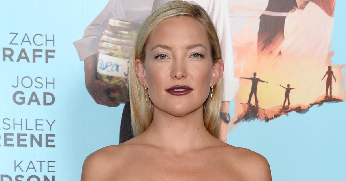 Kate Hudson Reveals Heath Ledger As Favorite On Screen Kissing Partner Cbs News 