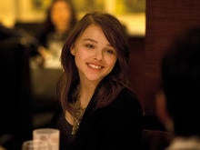 clouds-of-sils-maria-04-moretz.jpg