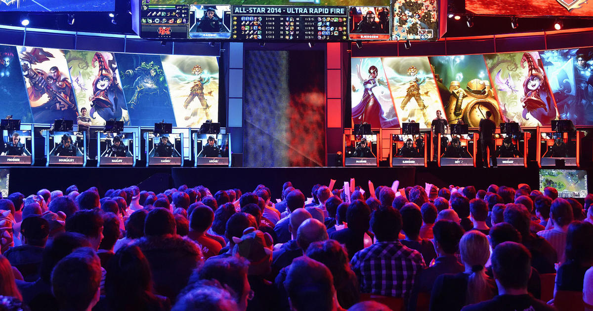 The competitive world of eSports - CBS News