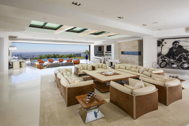 1181 North Hillcrest - Inside the most expensive house in Beverly Hills ...