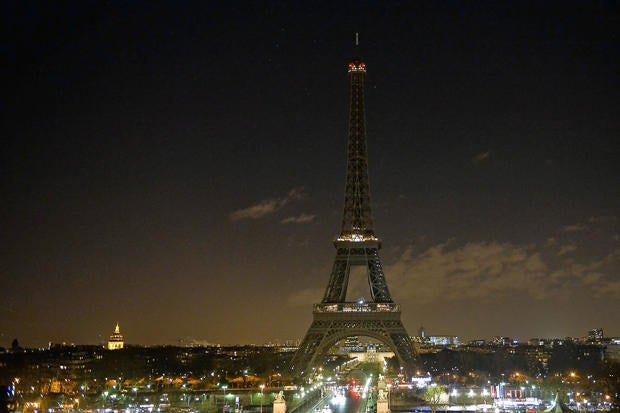 Thousands react to Paris shooting 
