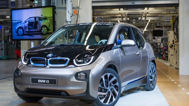 Low Gas Prices Incentives Change Math For Electric Cars Cbs News