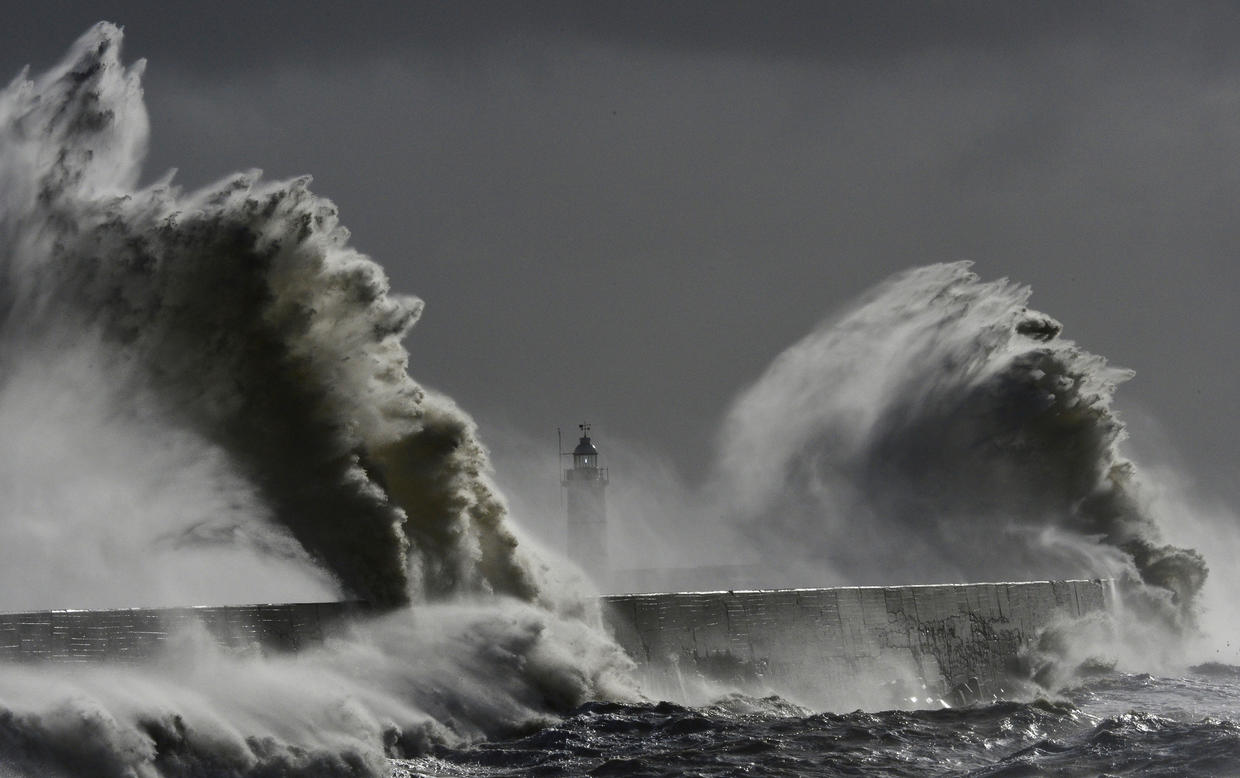 The biggest waves to batter our world's coastlines - CBS News